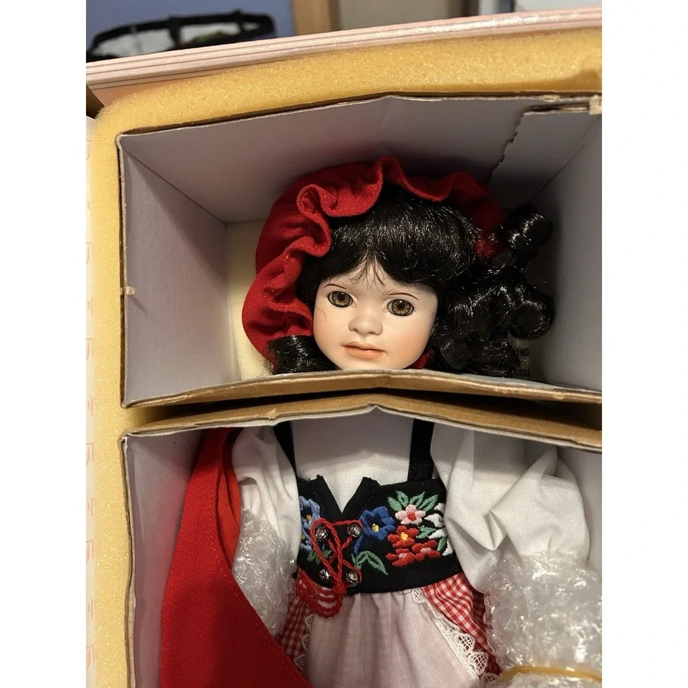 Wendy Lawton Red Riding Hood Storybook Collection 14